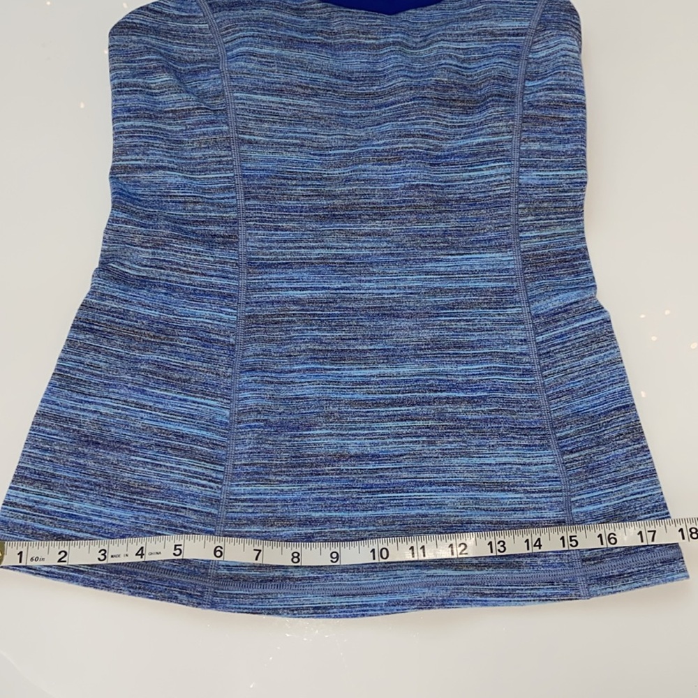 Lululemon tank with built-in-bra in blue stripes, size 6. New - Picture 4 of 7